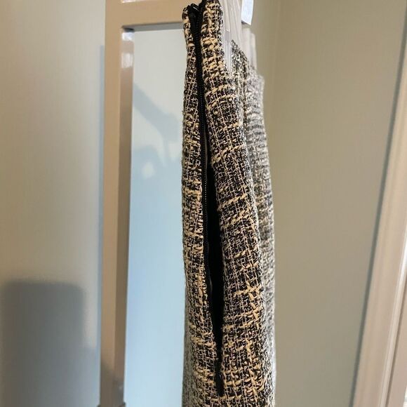 Le Ciel Bleu Tweed Skirt with Mesh Underlay - Picture 4 of 5